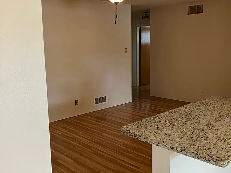 723 Adams St NE — Photo 23