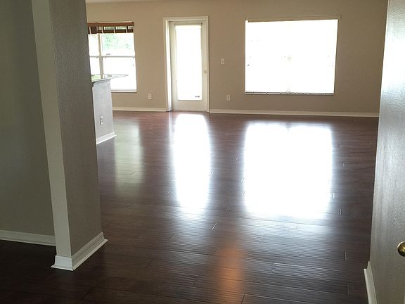 3rd image of 449 Shady Pine Ct