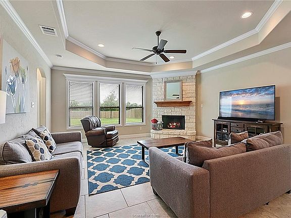 4th image of 15614 Shady Brook Ln