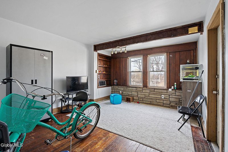 3rd image of 1417 3rd Avenue