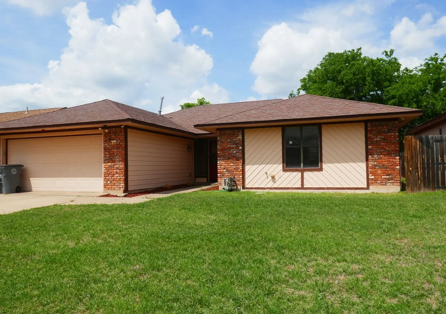5503 NW Wilfred Dr — Photo 3