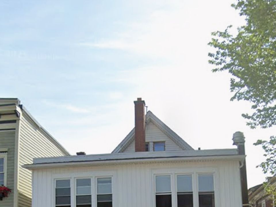 1st image of 1981 Niagara St Suite 1