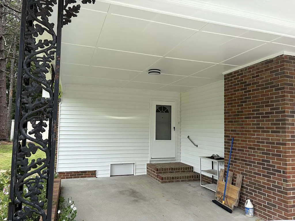921 Lonnie Farm Rd — Photo 2