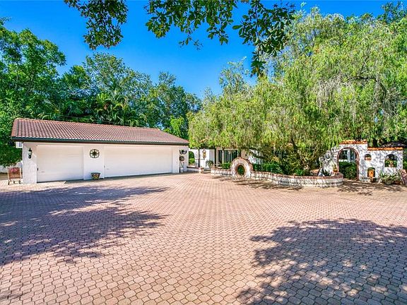 3rd image of 4050 Red Rock Ln
