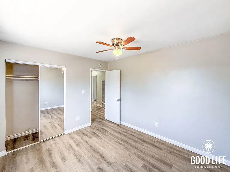 3BD/1BA Home in Lakeside with In-Unit Laundry & Built-In Closets — Photo 12