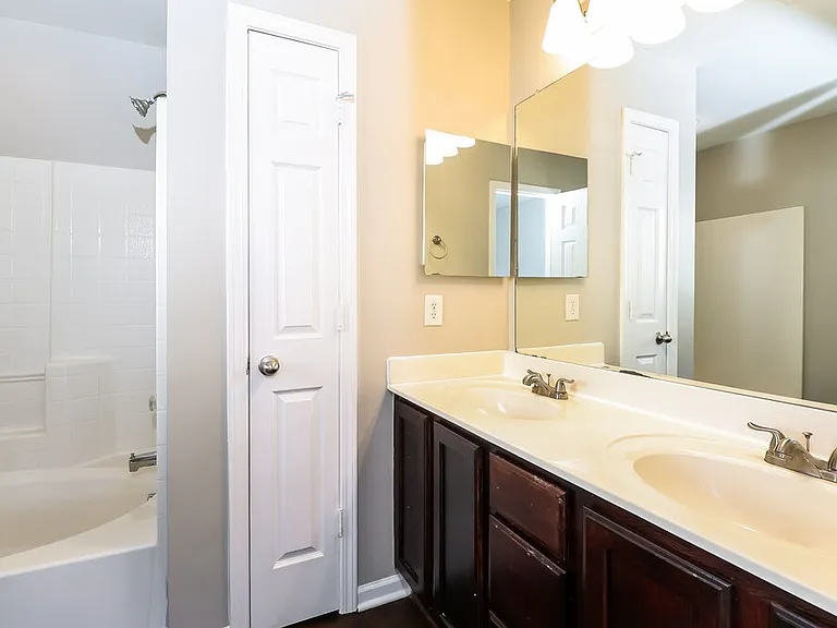 2619 Rozzelles Landing Dr — Photo 13