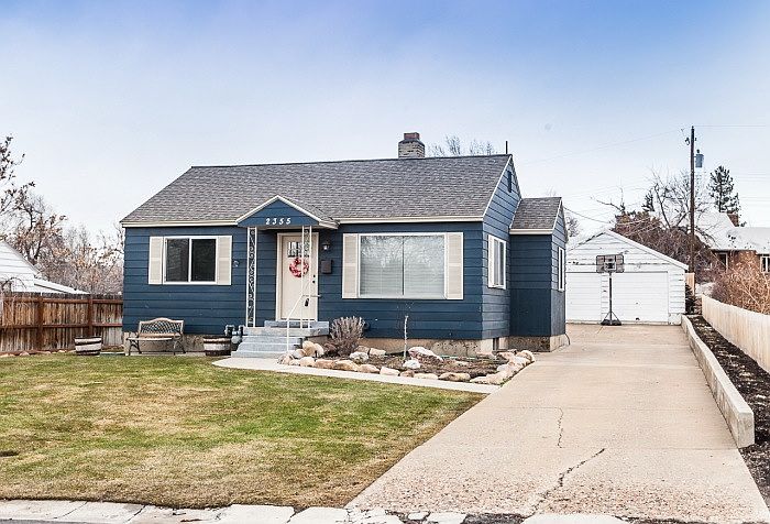 1st image of 2355 E Lakeview Dr