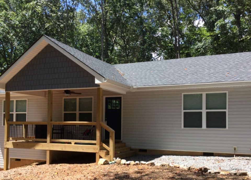 1st image of 370 Villa Dr
