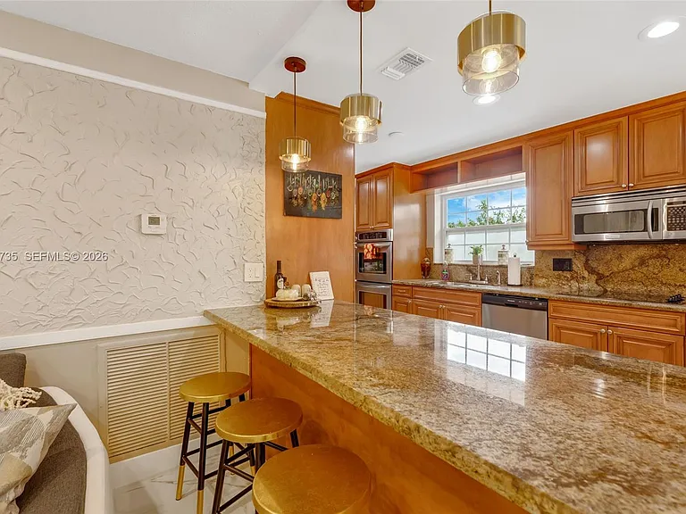 1960 Coral Reef Dr — Photo 6
