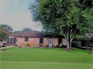 409 Travis St, West Columbia, TX 77486