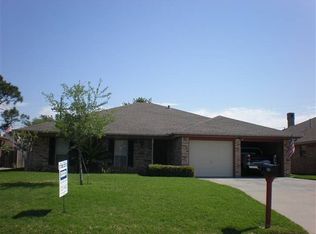 2210 Postoak Ln, Groves, TX 77619