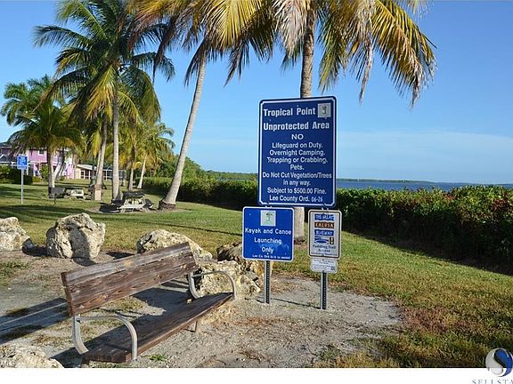 Walking distance to Lee County Park