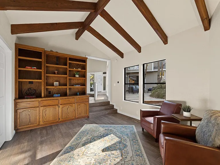7540 Woodborough Dr — Photo 8