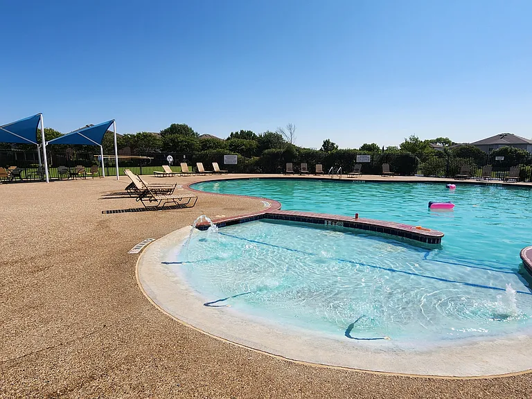 8828 Valley River Dr — Photo 22