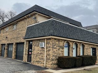 10058 S Roberts Rd, Palos Hills, IL 60465