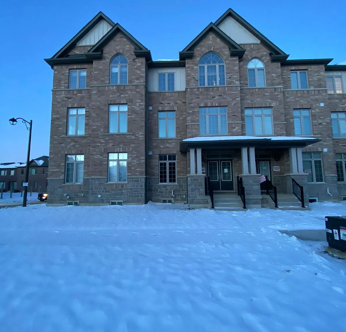 4 bed, $3,100 — Photo 1