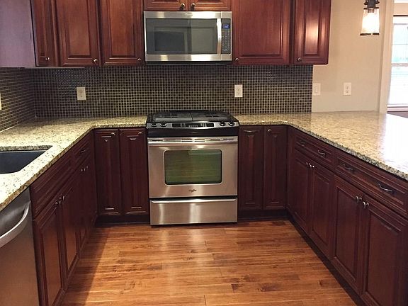 4th image of 2715 Indian Mound Blvd #10
