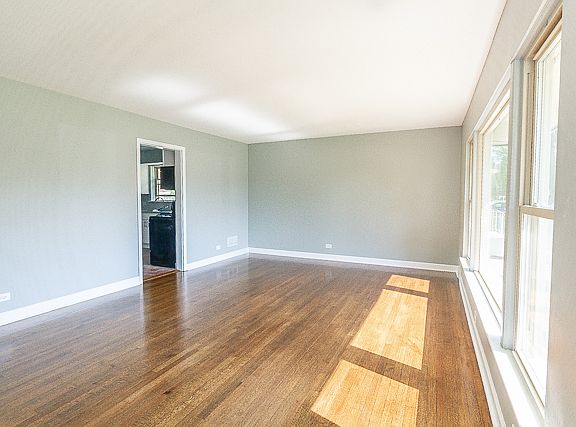 3rd image of 1830 Norfolk Ave