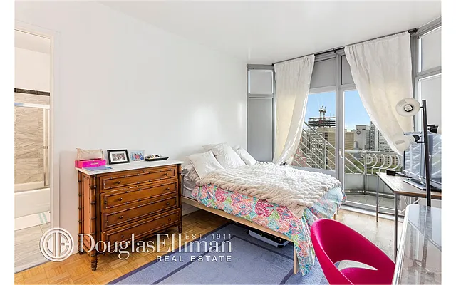 Rented by Douglas Elliman | media 4