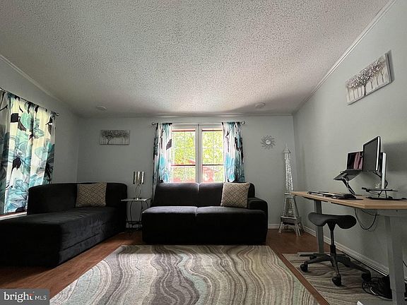 3rd image of 105 Ghaner Dr