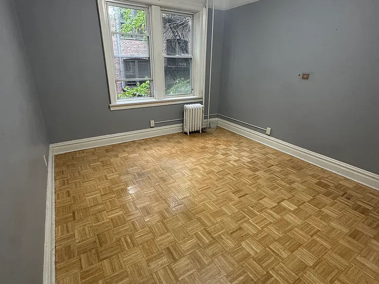 259 Knox Ave #B — Photo 1