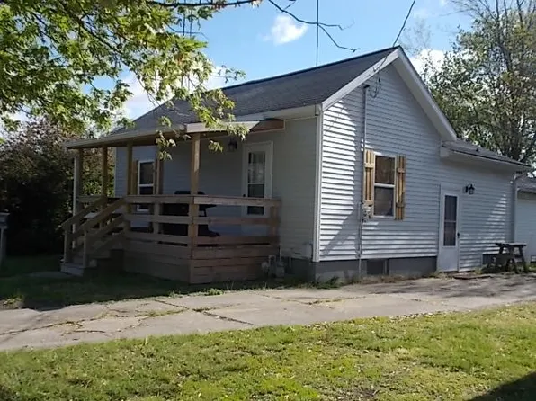 508 N Locust St, Pana, IL 62557