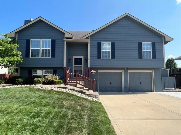 307 E 22nd Ter, Kearney, MO 64060