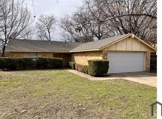 3812 Clotell Dr, Fort Worth, TX 76119