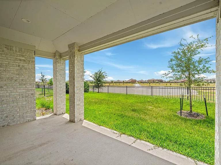 7623 Coral Lake Dr — Photo 30