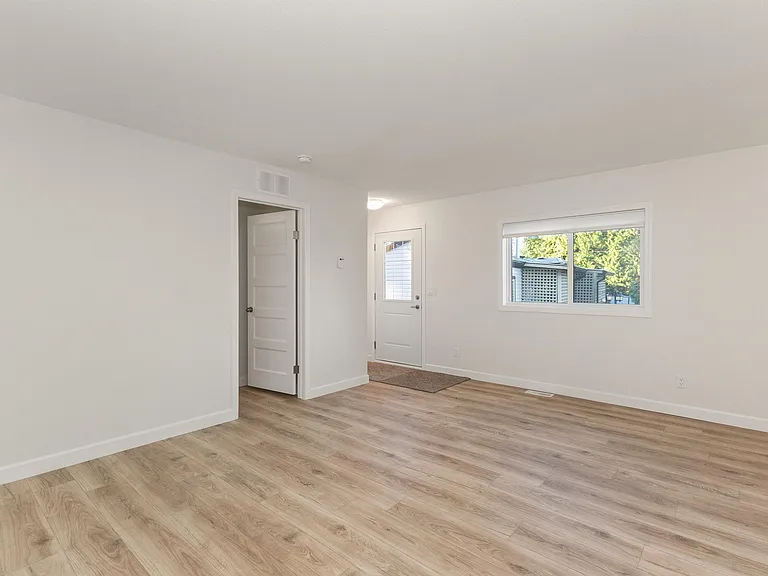 24330 Fraser Hwy #19 — Photo 10