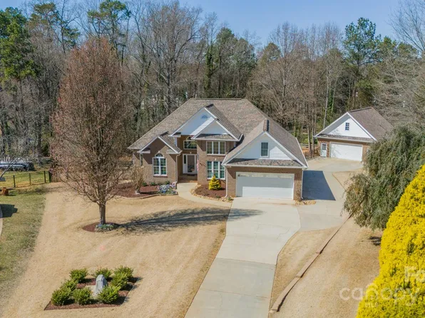 143 Shoreview Dr #7, Mooresville, NC 28117