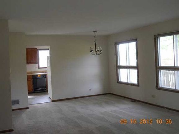 3rd image of 1895 Lawrence Ave