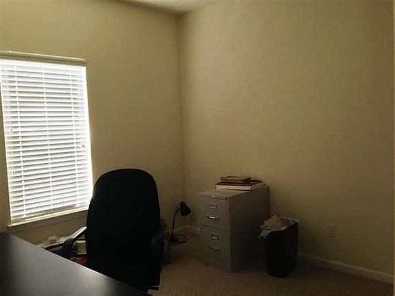 3rd image of 76 Covington Cir