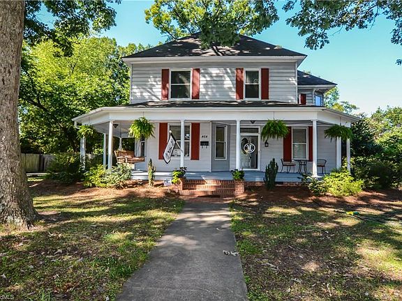 2nd image of 808 S Elam Ave