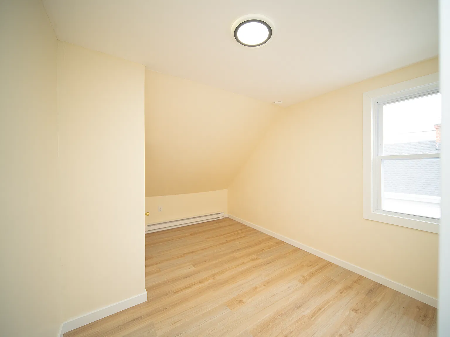 2 bed, 950 sqft, $2,000 — Photo 2
