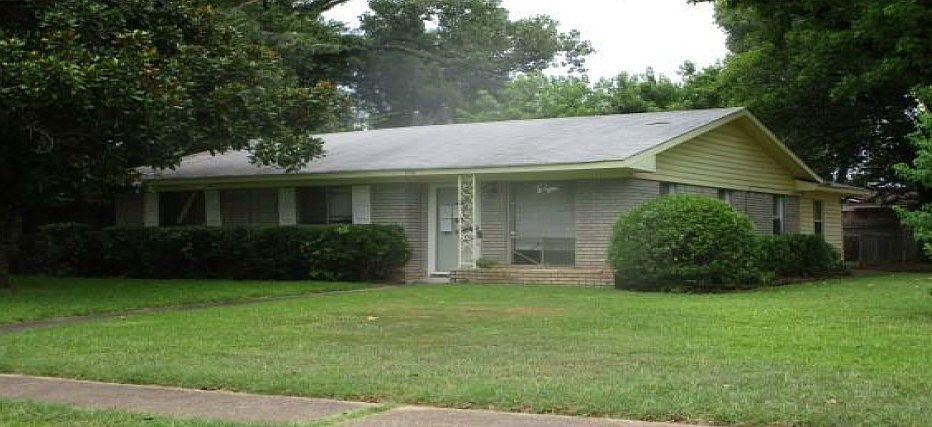 1st image of 318 Brookbriar Dr