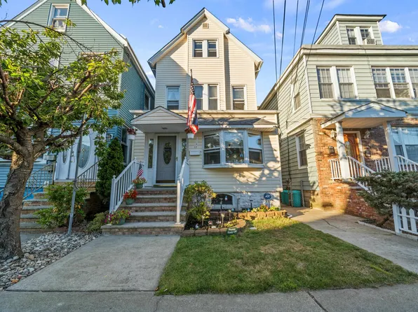 17 E 35th St, Bayonne, NJ 07002