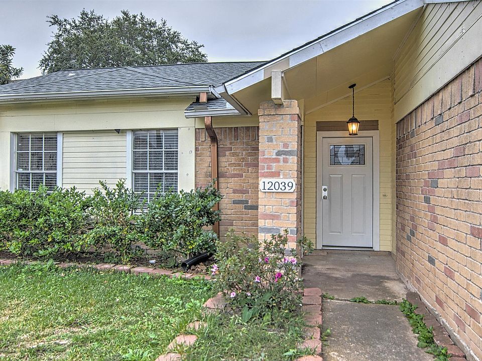 1st image of 12039 Creekhurst Dr