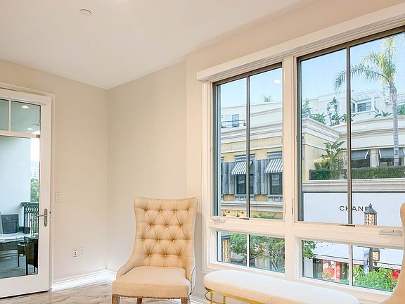 5th image of 205 Caruso Ave