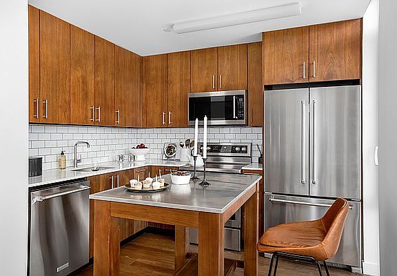2nd image of 120 Nassau St APT 6C