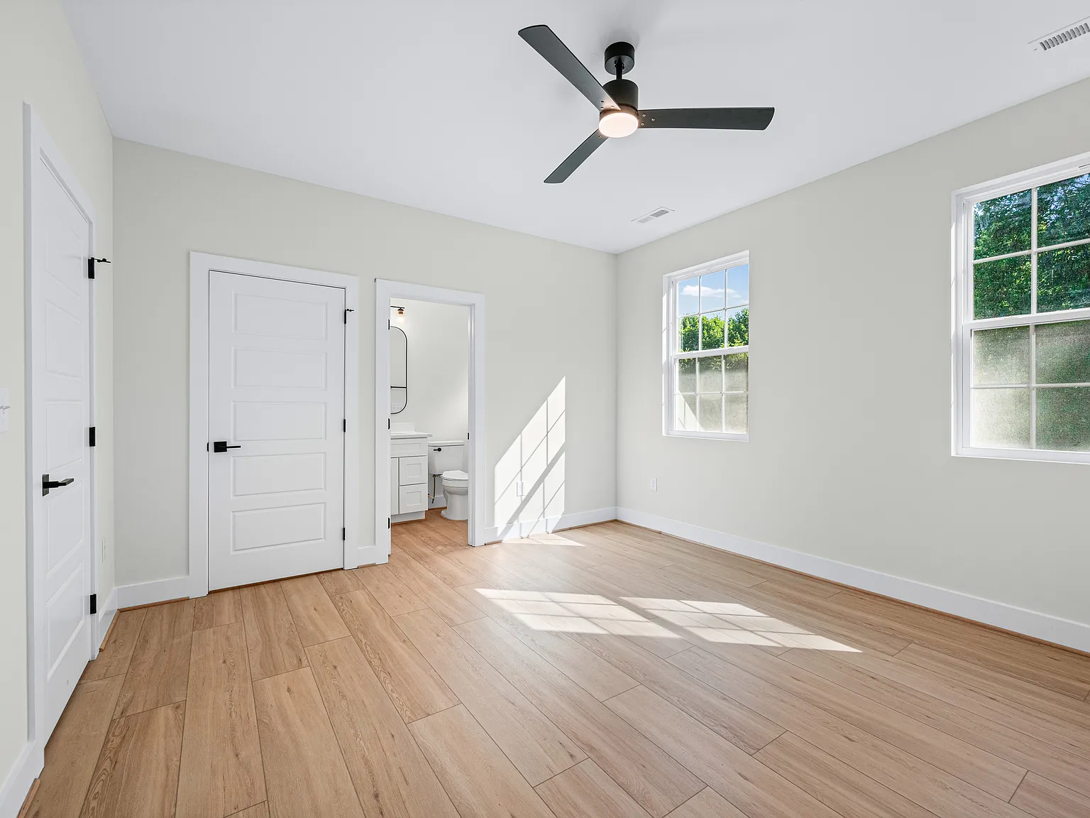 3 bed, 1346 sqft, $2,000 — Photo 4