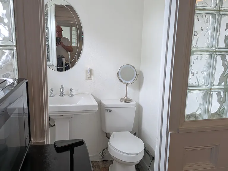 1112 Chestnut Ridge Rd — Photo 4