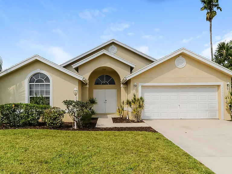 12996 Meadowbreeze Dr — Photo 1