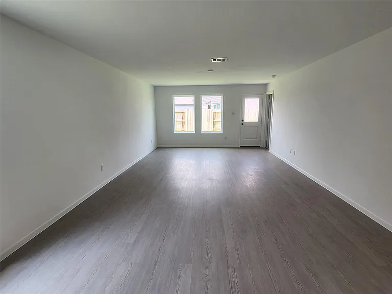 929 Capracotta Dr — Photo 10