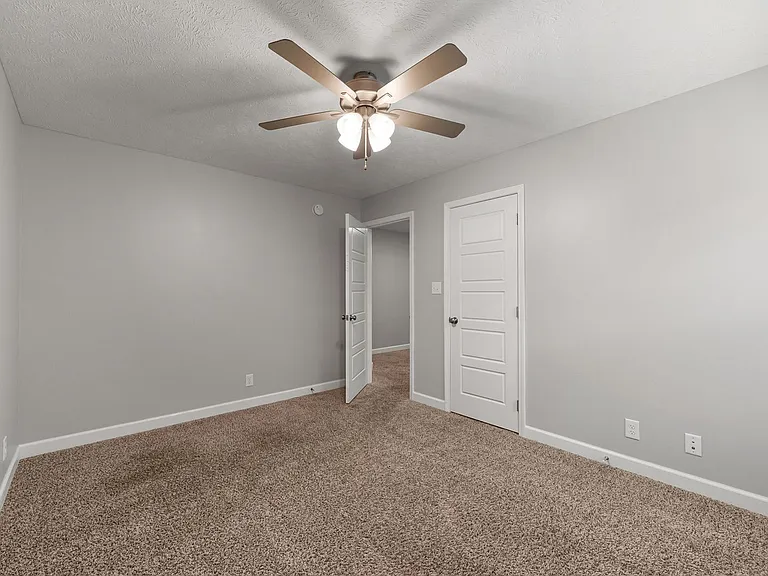 1037 Brightwood Ct — Photo 29