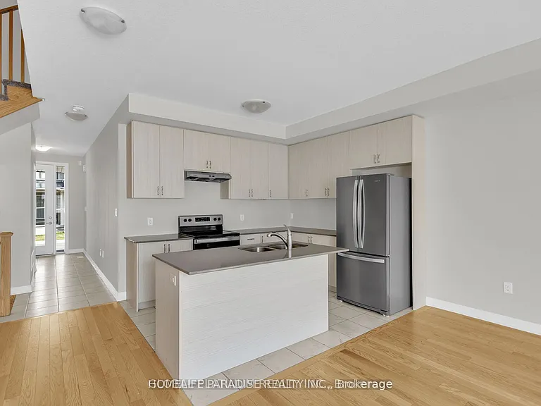 15 Blacklock St E #3 — Photo 7