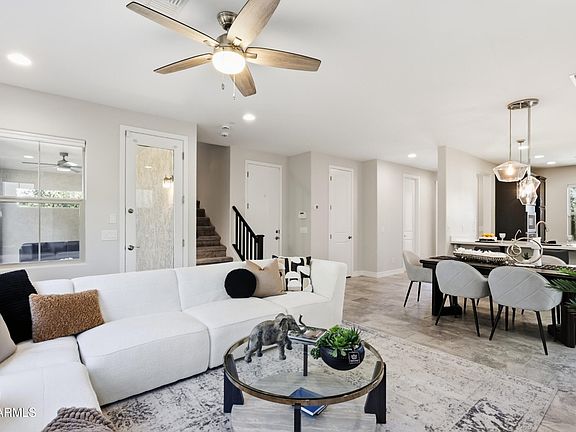 4th image of 228 E BEATRYCE Street