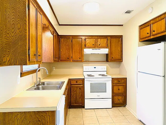 3 bed, 1026 sqft, $975 — Photo 4