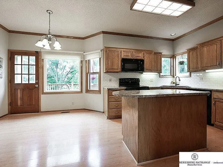 13442 Sherwood Ave — Photo 22