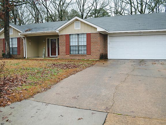 2nd image of 906 Poplarville St